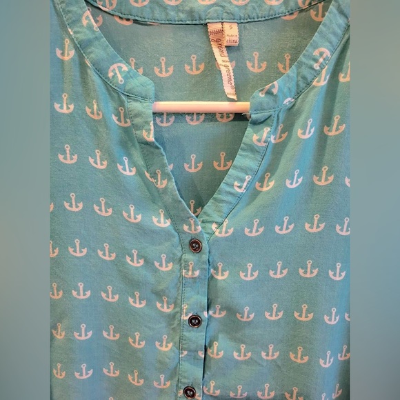 👚5for$15!🕶️Grand & Greene top with anchors. - Picture 2 of 3